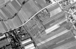 Ligne Maginot - VECKRING - (Dépôt de Munitions) - La poudrière est bien visible entre le casernement et la cité des cadres à droite