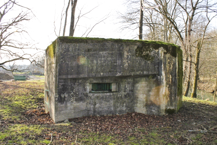 Ligne Maginot - VAL D'ACHEN 2 - (Blockhaus pour arme infanterie) - Façade de tir
Créneau mitrailleuse