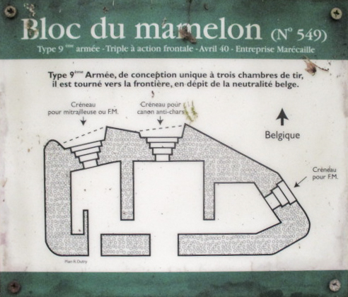 Ligne Maginot - A7 - LE MAMELON OUEST - (Blockhaus pour canon) - Plaque explicative  fixée sur le mur du blockhaus.
