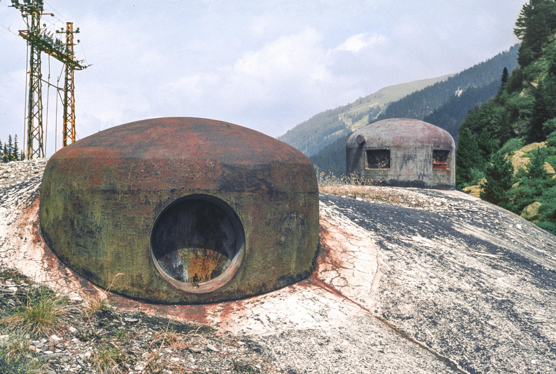 Ligne Maginot - LAVOIR - (Ouvrage d'artillerie) - Entrée munitions
Les cloches