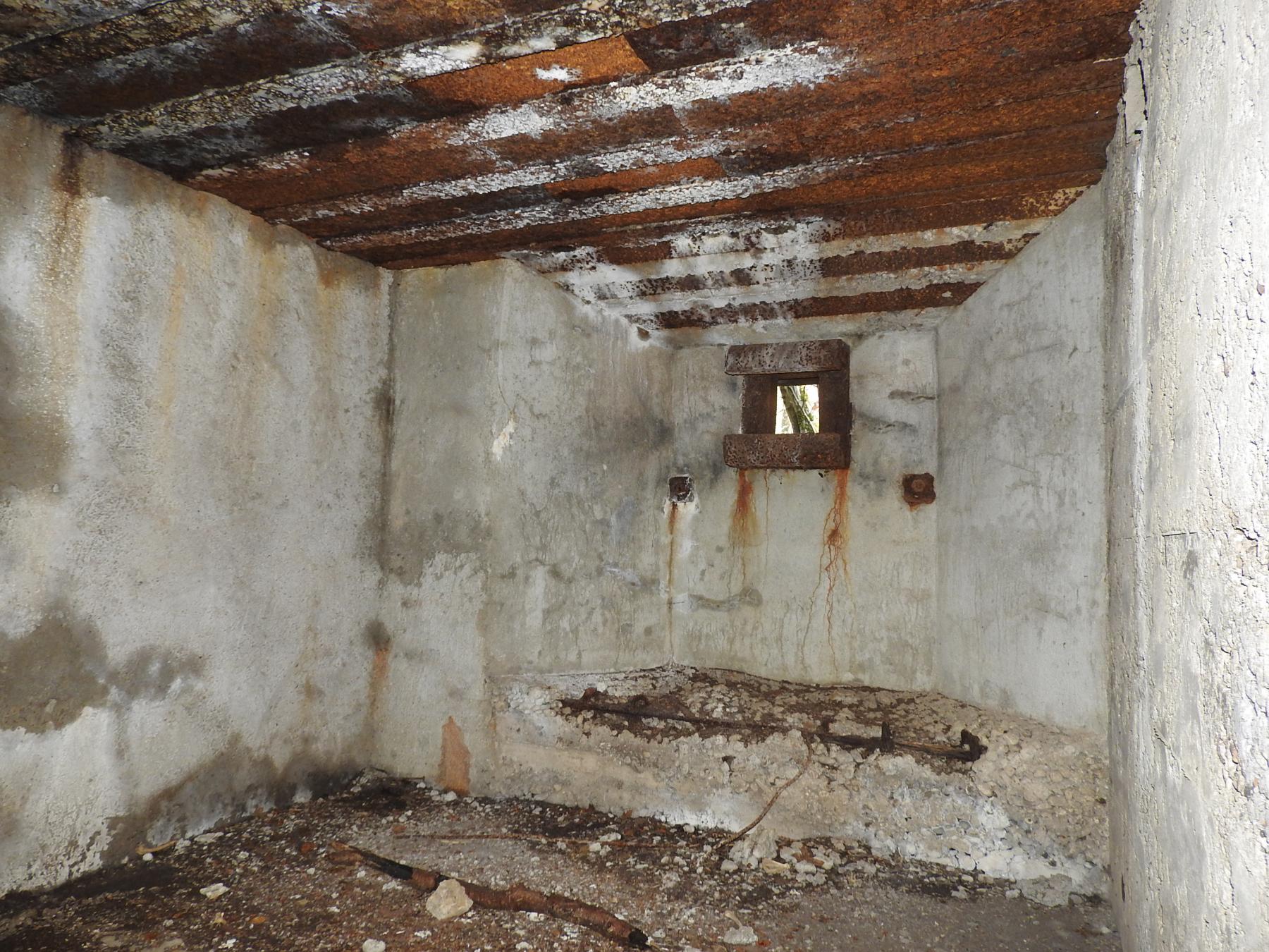 Ligne Maginot - STUDEN NORD-EST - (Blockhaus pour arme infanterie) - L'intérieur du blockhaus inachevé.