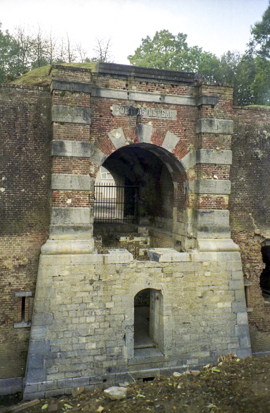 Ligne Maginot - FORT DE LEVEAU (I / 87°RIF - PC DE GUERRE) - (PC de Quartier) - Le fort au début de sa restauration