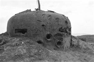 Ligne Maginot - ASCHBACH EST - O2 - (Casemate d'infanterie - Double) - La casemate après les combats
La cloche VDP