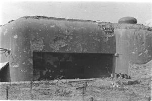 Ligne Maginot - HOFFEN Est ( Casemate d'infanterie ) - Photo prise après les combats
