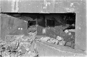Ligne Maginot - OBERROEDERN NORD - (Casemate d'infanterie - Double) - Photo prise après les combats
Le fossé replié par l'explosion d'une bombe