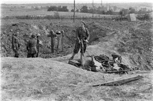 Ligne Maginot - OBERROEDERN NORD - (Casemate d'infanterie - Double) - Photo prise après les combats
Matériels abandonnés par les allemands lors de leur assaut