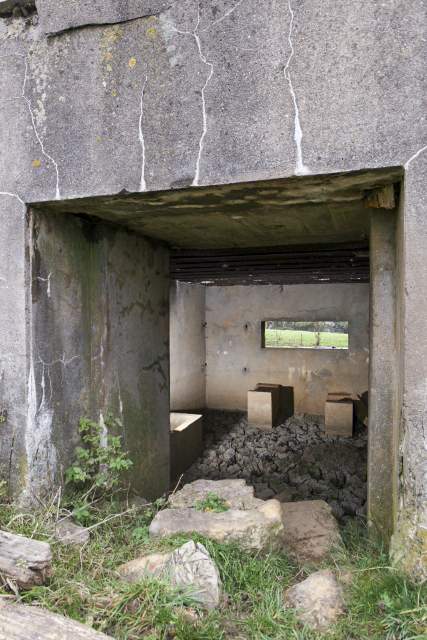 Ligne Maginot - CB122 - HASLOCH - (Blockhaus pour canon) - L'entrée pour  la pièce antichar