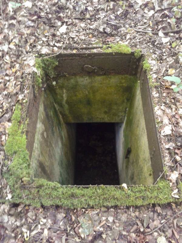 Ligne Maginot - LA VIGNETTE - (Chambre de coupure) - La trémie du puits d'accès.