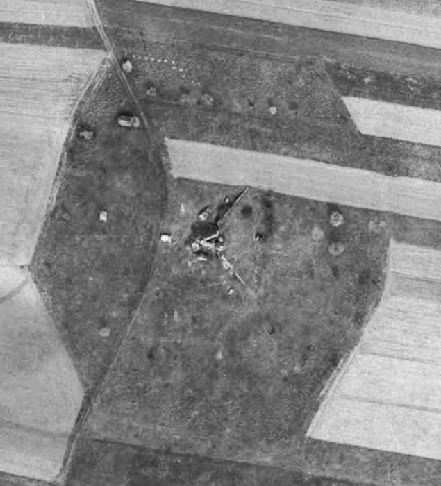 Ligne Maginot - 52/3 - CHAPELLE SAINTE COLOMBE - (Casemate d'infanterie - Double) - Photo aérienne de 1960.
Les destructions sont bien visibles.