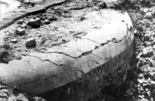 Ligne Maginot - HOCHWALD - (Ouvrage d'artillerie) - Bloc 1
Dégâts sur la dalle du bloc