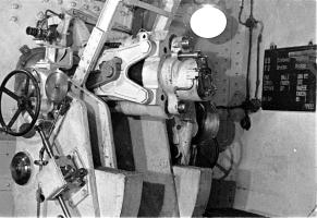Ligne Maginot - HOCHWALD - (Ouvrage d'artillerie) - Bloc 3
Canon de 75 R 32 sous casemate 
(pièce de gauche)