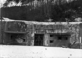 Ligne Maginot - HOCHWALD - (Ouvrage d'artillerie) - Le bloc 8 - Entrée munitions