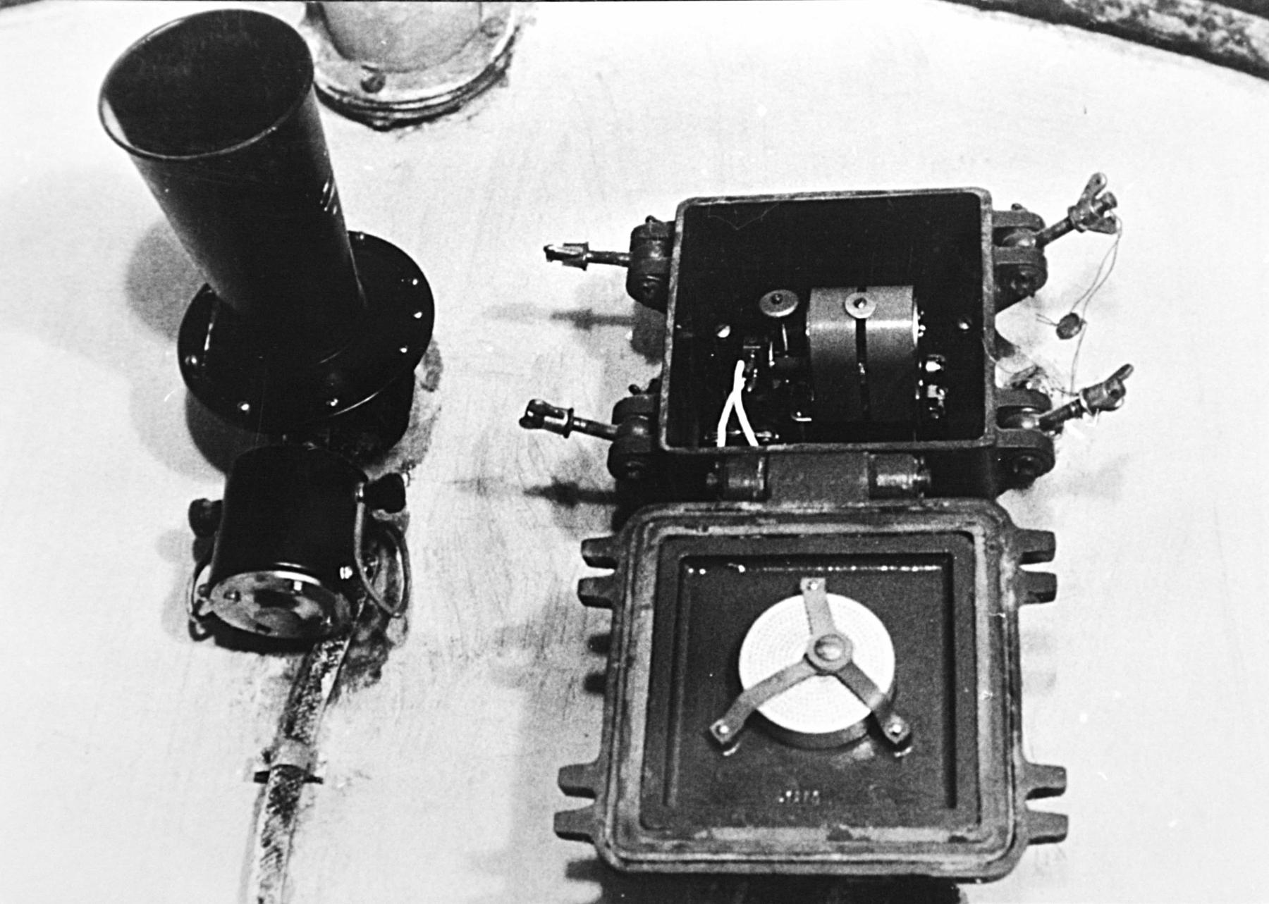 Ligne Maginot - Système d'alerte au gaz - Poste émetteur récepteur - Klaxon et relais associé