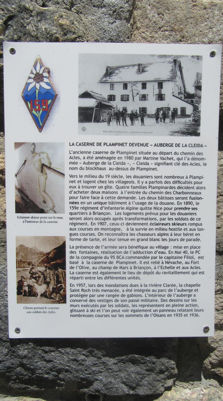Ligne Maginot - PLAMPINET - CLEYDA - (PC de Sous-Quartier) - plaque apposée sur le mur extérieur retraçant l'historique du bâtiment 