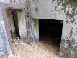 Ligne Maginot - HANAU 1 - (Blockhaus pour canon) - la porte et l'ouverture pour le canon