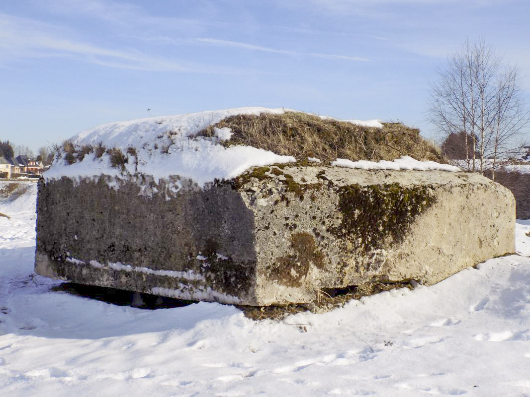 Ligne Maginot - BA82 - ROCROI OUEST 2 - (Blockhaus pour arme infanterie) - Faces frontale et gauche
