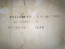 Ligne Maginot - BOIS DE BEUVEILLE - C2 - (Casemate d'infanterie - Simple) - Inscription près du lance grenades