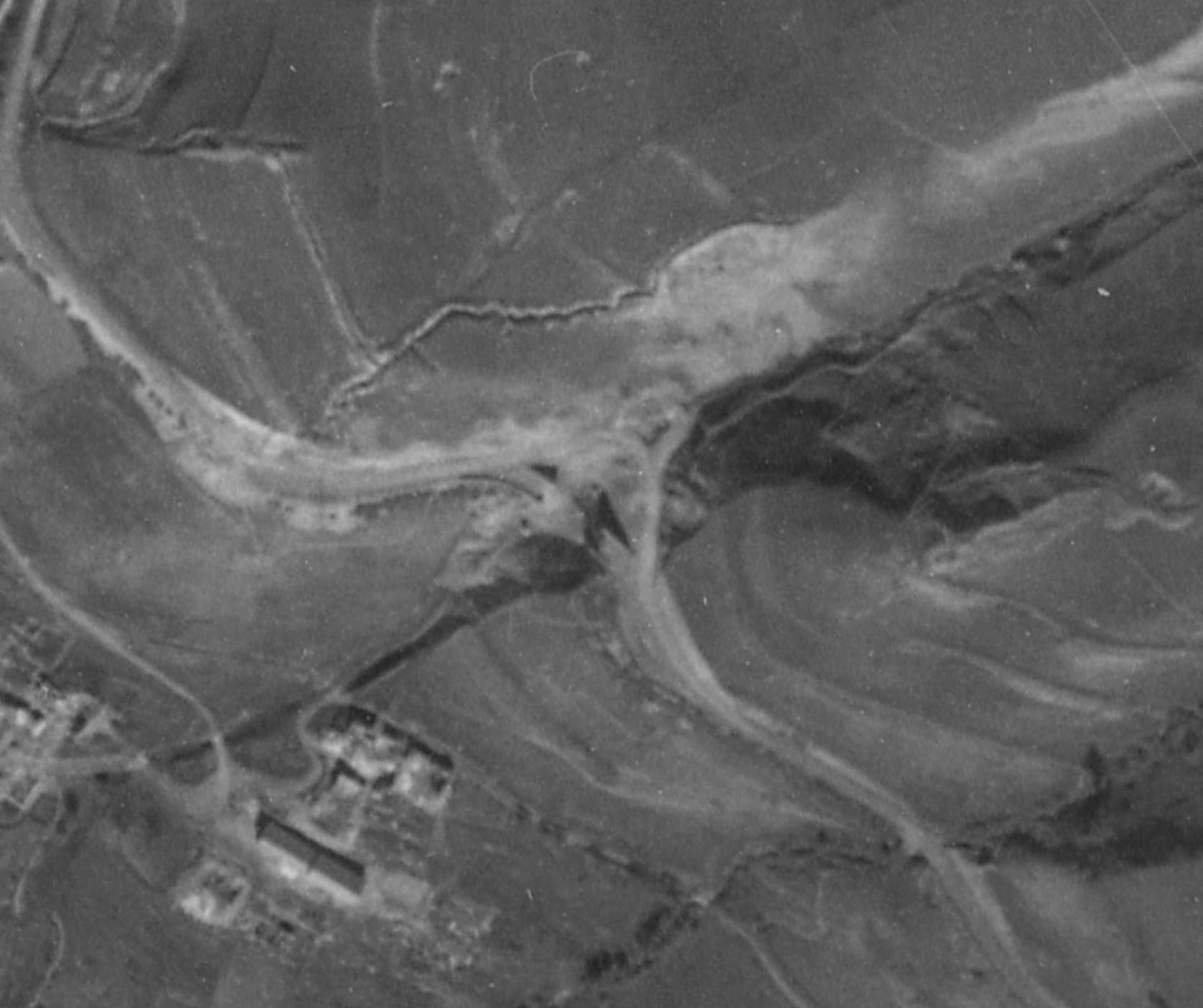 Ligne Maginot - 96 - MAISONMEANE - (DMP - Dispositif de Mine Permanent) - Vue aérienne du pont détruit (1944) et du passage provisoire créé