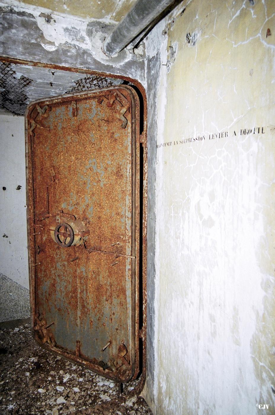 Ligne Maginot - BOIS DE BEUVEILLE - C2 - (Casemate d'infanterie - Simple) - La porte de la chambre de tir