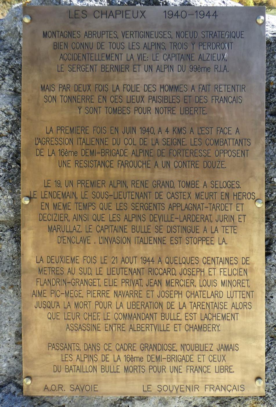 Ligne Maginot - LES CHAPIEUX - (Casernement) - Monument sur place