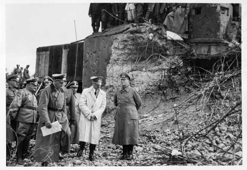 Ligne Maginot - 31/1 - PONT DE BATEAUX DE NEUF BRISACH - (Casemate d'infanterie - Double) - Visite de Adolf Hitler lors de son passage en Alsace