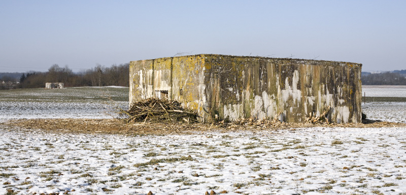 Ligne Maginot - DB134 - LA KREUTZACK - (Blockhaus pour canon) - En arrière plan, le Db4a, tout proche.