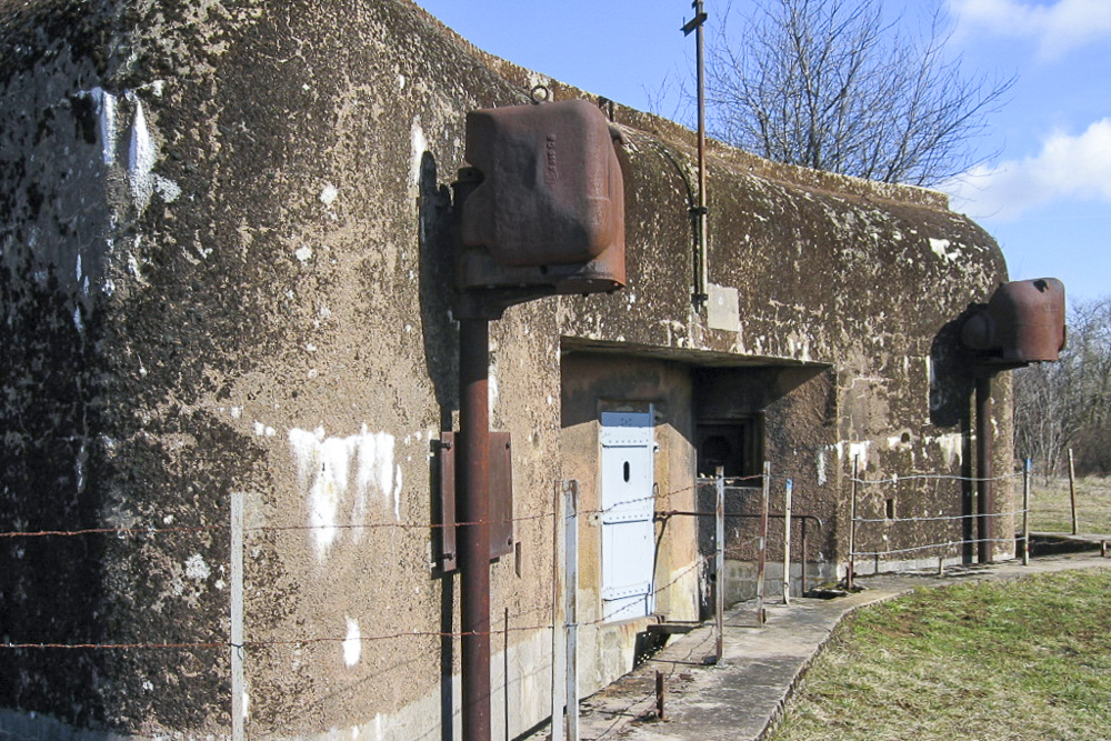 Ligne Maginot - GRAND LOT - C36 - (Casemate d'infanterie - Simple) - Entrée et cloches blindées pour projecteurs