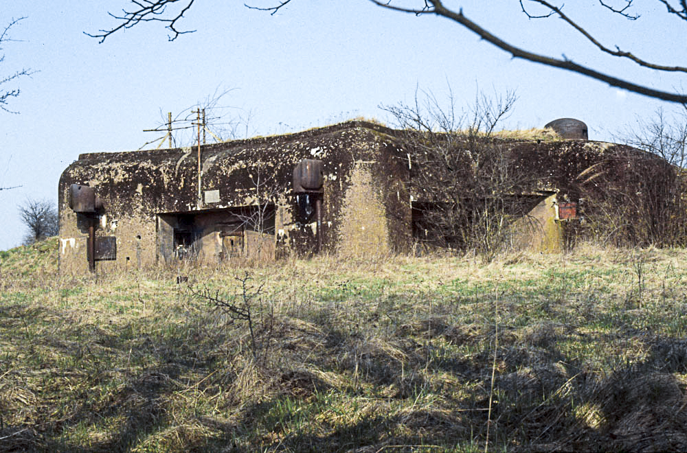 Ligne Maginot - GRAND LOT - C36 - (Casemate d'infanterie - Simple) - Vue d'ensemble de la casemate avant sa restauration