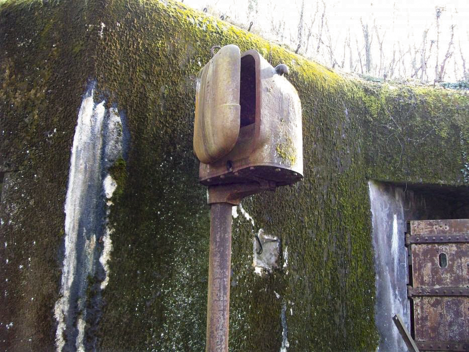 Ligne Maginot - METRICH NORD - C50 - (Casemate d'infanterie - Simple) - Le projecteur blindé destiné à la couverture de nuit du champ de tir de la casemate