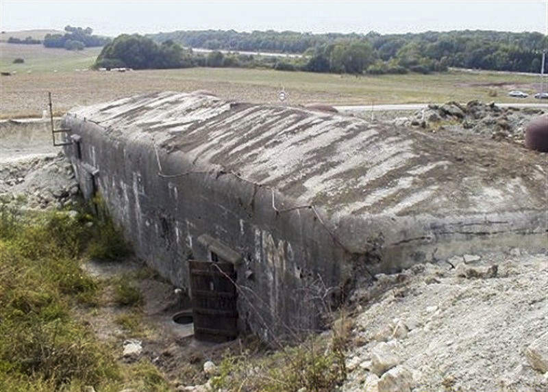 Ligne Maginot - QUATRE VENTS NORD - C74 - (Casemate d'infanterie - Simple) - Début des travaux de destruction partielle de 2003.