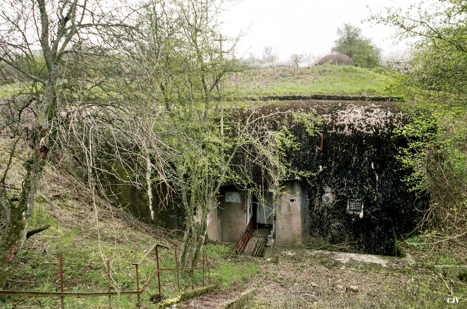 Ligne Maginot - HETTANGE GRANDE - O9 - (Observatoire d'artillerie) - Façade arrière
Avant le merlonnage