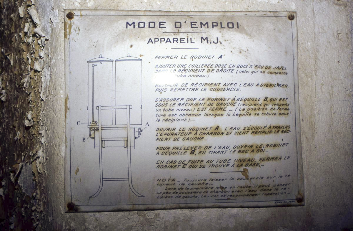 Ligne Maginot - FERME DU BOIS DU FOUR - O10 - (Observatoire d'artillerie) - Plaquette explicative encore en place
Mode d'emploi du stérilisateur MJ