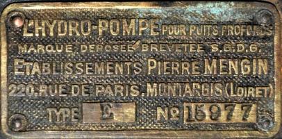 Ligne Maginot - Pompe à commande hydraulique HYDRO POMPE - Pierre Mengin (HYDRO POMPE) - Plaque constructeur sur la presse type E ayant équipé le puits de l