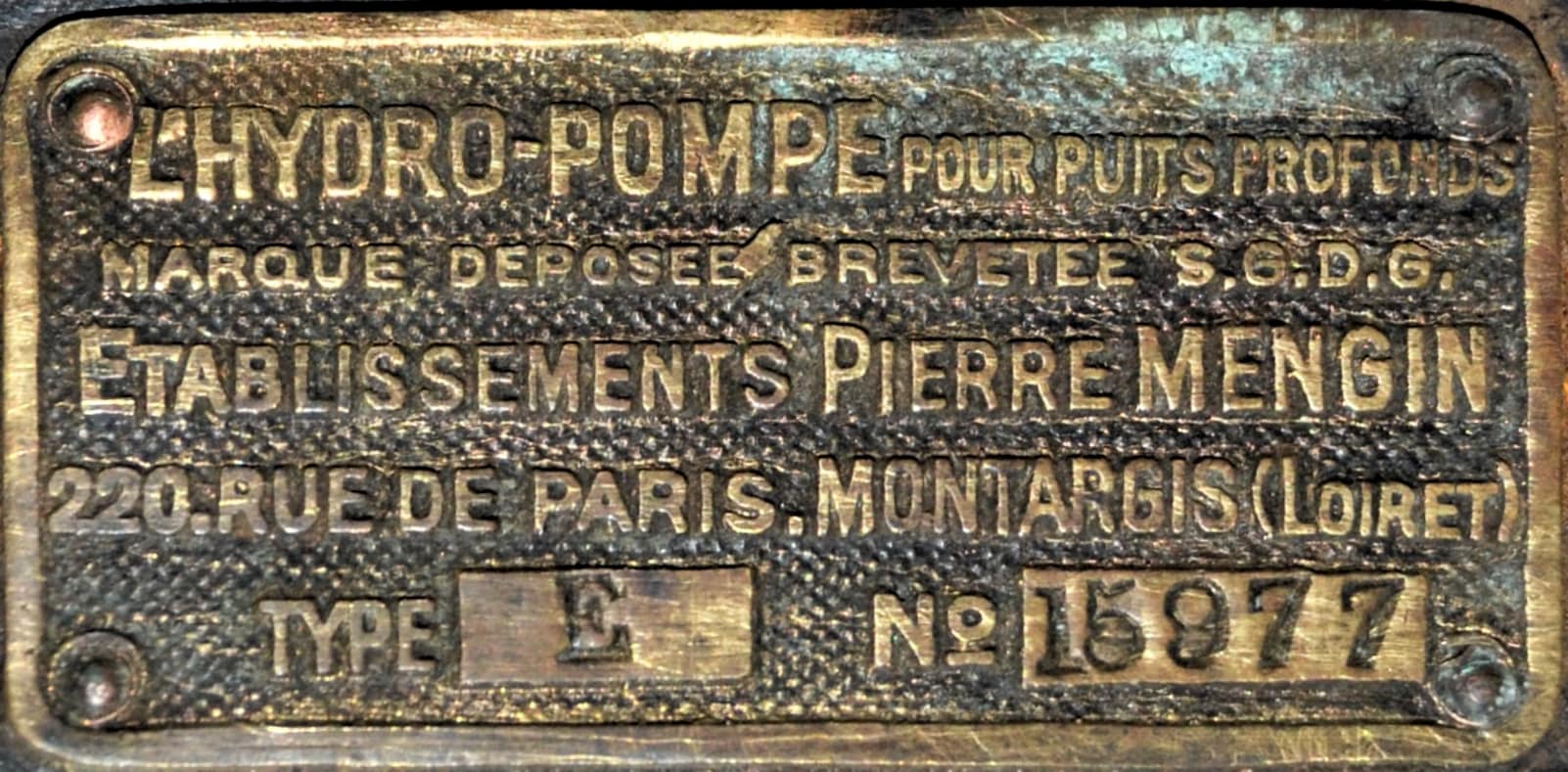 Ligne Maginot - Pompe à commande hydraulique HYDRO POMPE - Pierre Mengin (HYDRO POMPE) - Plaque constructeur sur la presse type E ayant équipé le puits de l'ouvrage du Galgenberg