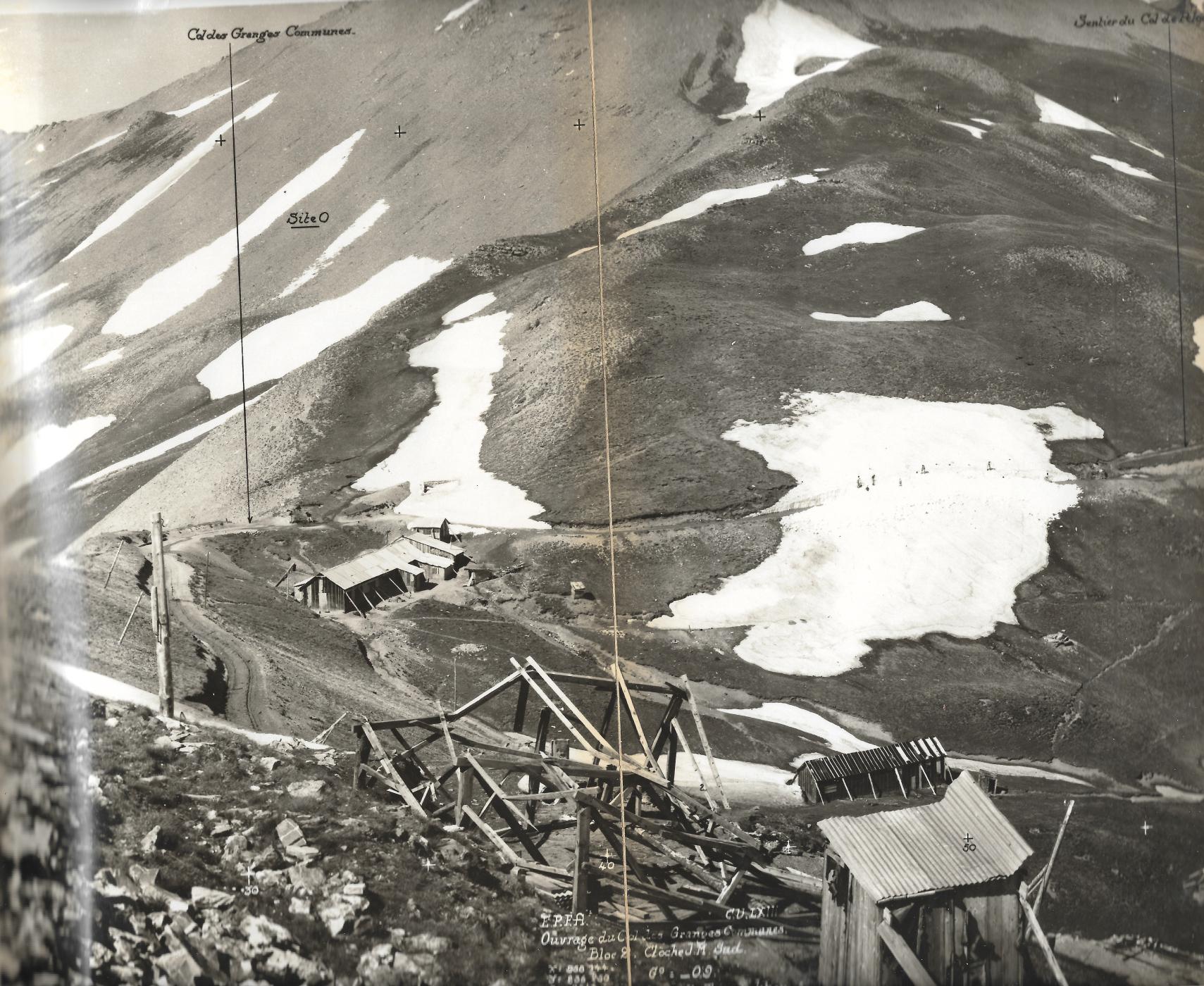 Ligne Maginot - GRANGES COMMUNES - (Ouvrage d'infanterie) - Photo du chantier en 1937, prise du sommet de l'ouvrage vers le col de Granges Communes