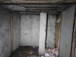 Ligne Maginot - BOIS DE KLANG NORD 4 - (Observatoire d'infanterie) - L'intérieur de l'observatoire vu vers l'entrée.
