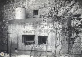 Ligne Maginot - PONT SAINT LOUIS (BARRAGE RAPIDE) - (Blockhaus pour canon) - Photo prise sous l'occupation italienne en 1940