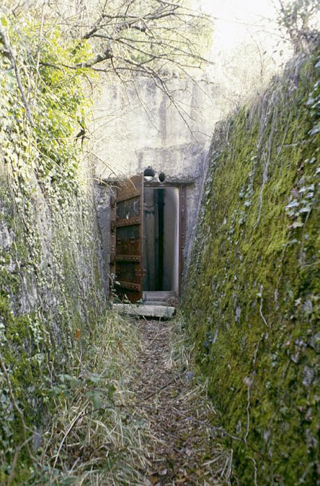 Ligne Maginot - CASTES RUINES (CR) - (Ouvrage d'infanterie) - Bloc 2
Entrée principale