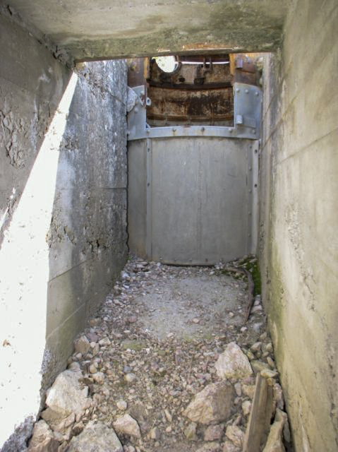 Ligne Maginot - CHATELET (TD N° 564) - (Cuve pour arme d'infanterie) - L'accès à la tourelle par l'intérieur du blockhaus