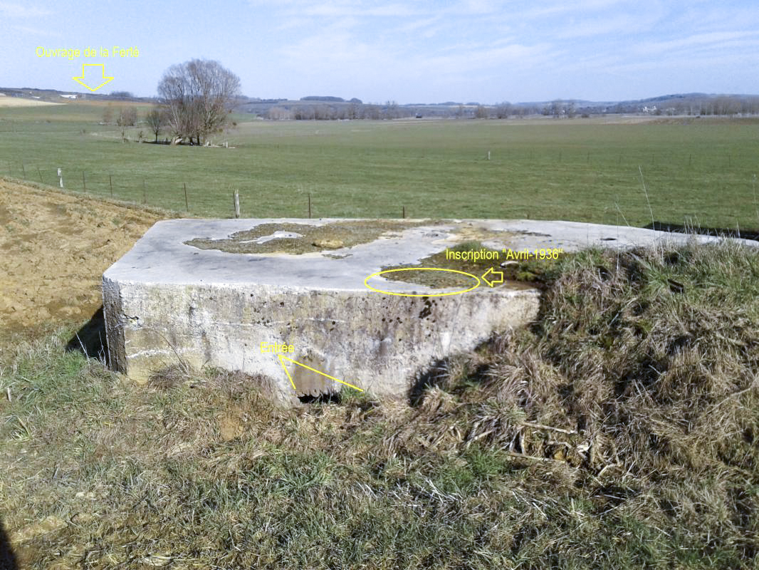 Ligne Maginot - V - LES LIGNIERES - (Blockhaus pour canon) - Vue arrière du bloc avec la localisation de l'inscription 'Avril 1936', laquelle est gravée sur la dalle de toiture, à droite de l'entrée.