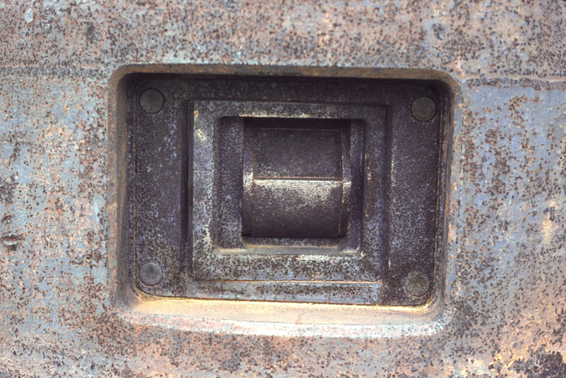 Ligne Maginot - EINSELING SUD - C73 - (Casemate d'infanterie - Simple) - L’épiscope de cloche est resté en place