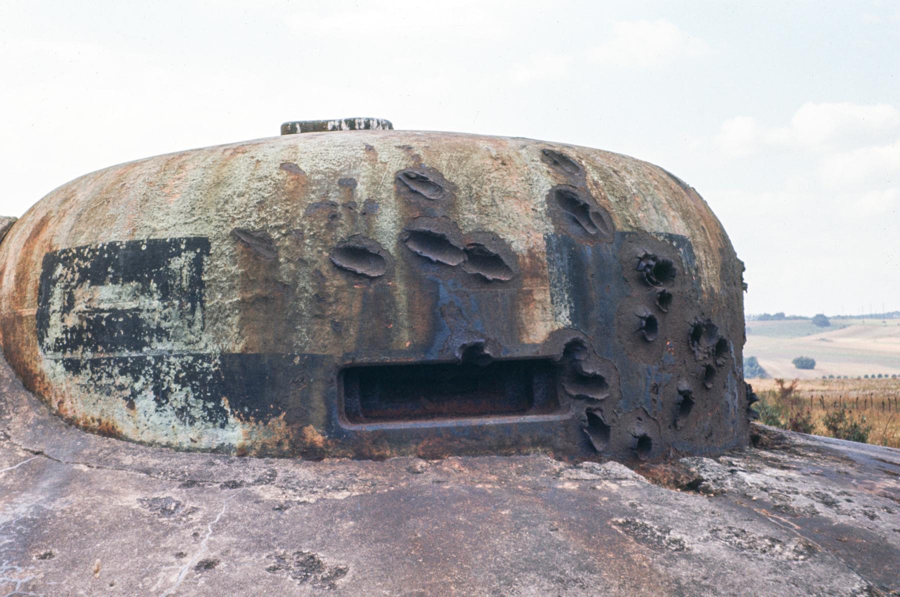 Ligne Maginot - LAUDREFANG - A37 - (Ouvrage d'infanterie) - Bloc 5
Impacts sur la cloche VDP