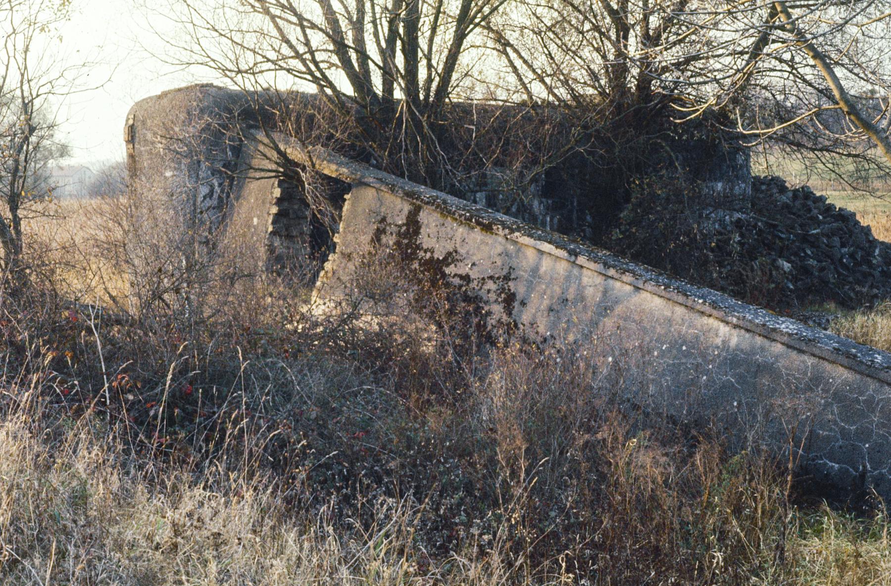 Ligne Maginot - MC39B - MC17 - (Casemate d'infanterie - Simple) - Le mur en aile