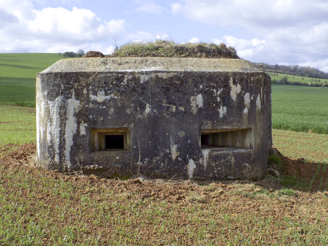 Ligne Maginot - 14C - FOND D'YVAUX OUEST - (Blockhaus pour arme infanterie) - Face frontale (droite)
