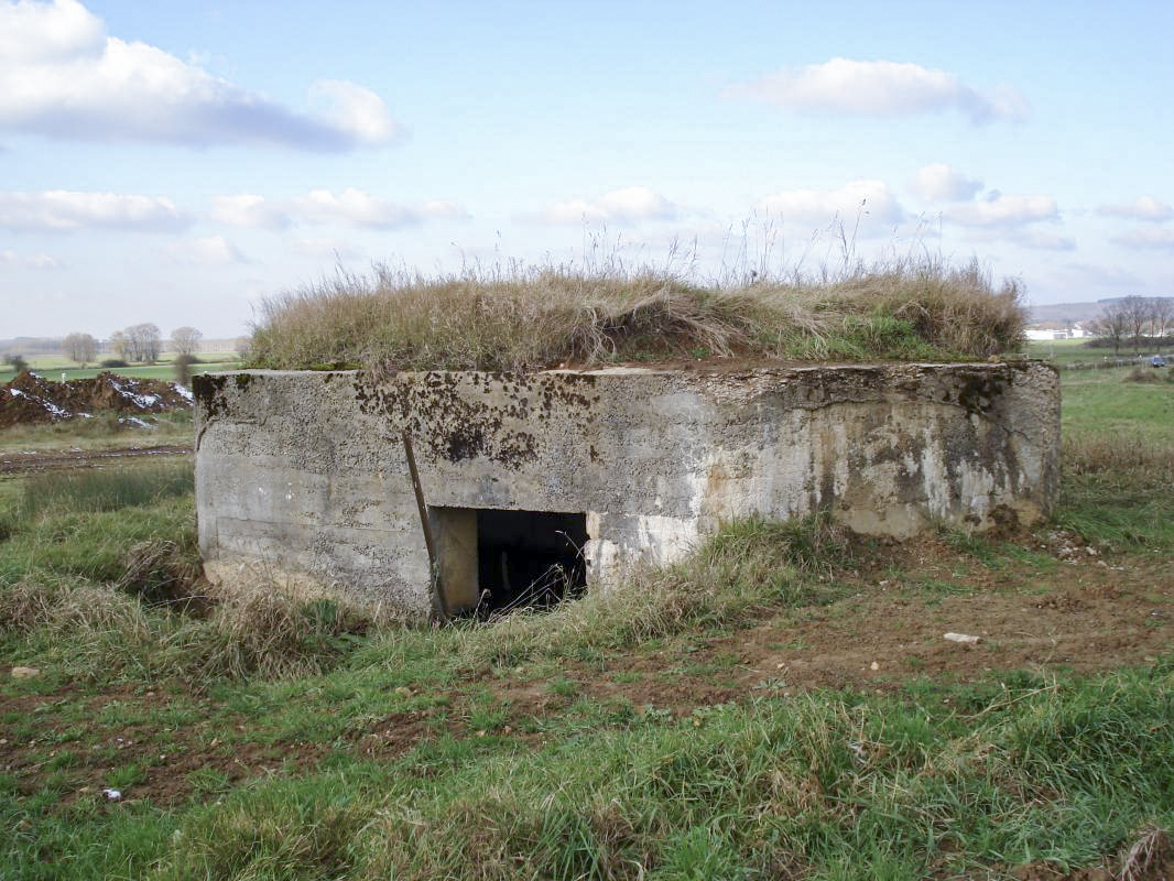 Ligne Maginot - 21BIS - MAIRY NORD - (Blockhaus pour canon) - L'entrée, vers Douzy