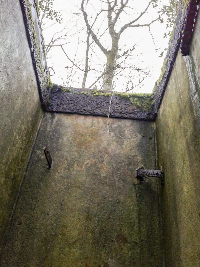 Ligne Maginot - 13 - (Chambre de coupure) -  Le puits d'accès. 