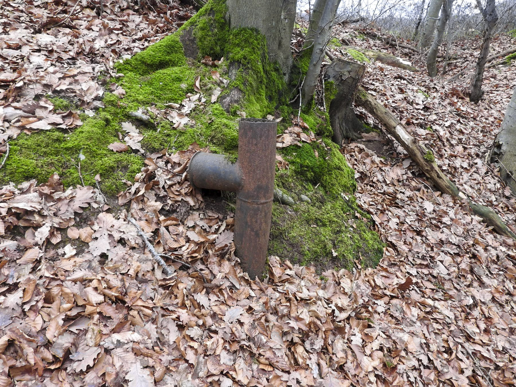Ligne Maginot - GROSSBUCH (III/82° RMIF - QUARTIER VIEUX-BOIS) - (PC de Quartier) - Les restes d'une cagna ?