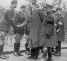 Ligne Maginot - SIVOT  Désire Louis , Général - Le général Sivot accompagne Sir Anthony Eden lors de sa visite au Mont des Welches, le 14 novembre 1939.