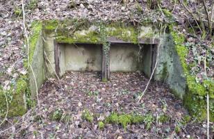 Ligne Maginot - MOLVANGE - A9 - (Ouvrage d'artillerie) - Les niches pour le stockage des mines  sur le parvis de l'entrée munitions