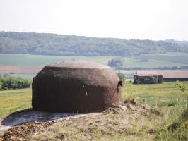 Ligne Maginot - FRESNOIS - (Casemate d'infanterie - Double) - Cloche GFM vers le sud, My12 à l'arrière plan